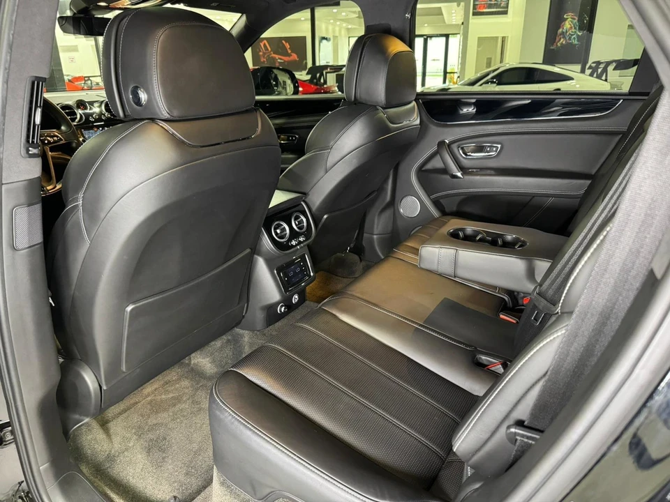 2018 Bentley Bentayga - Image 11 of 12