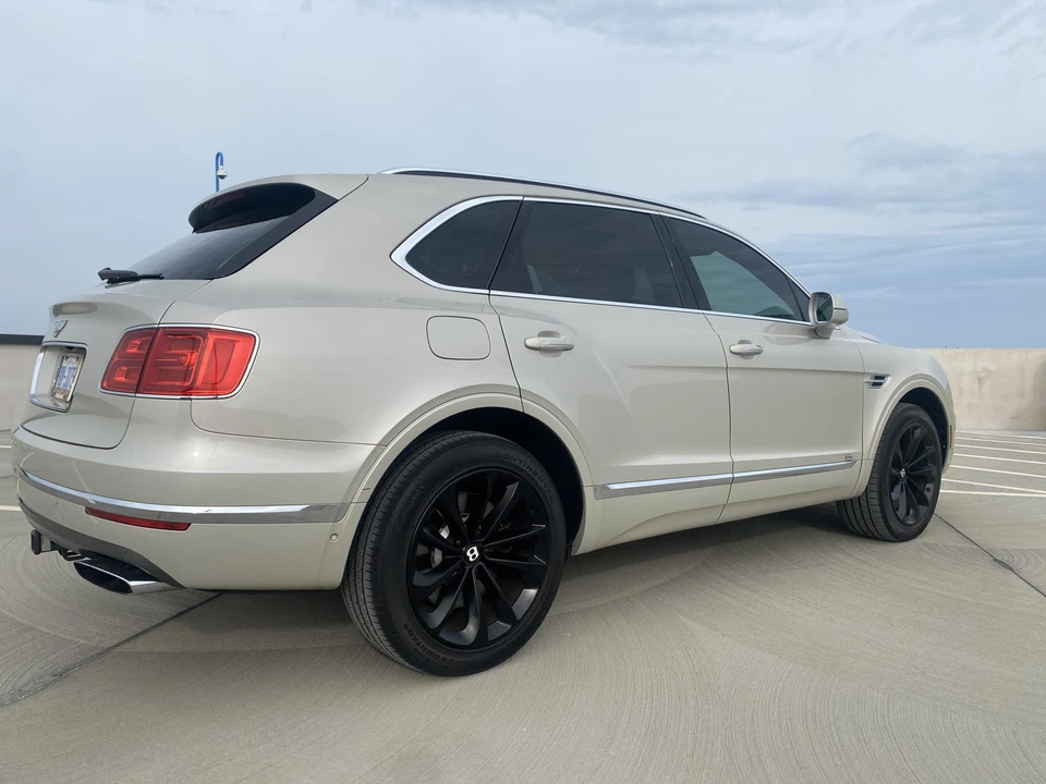 2018 Bentley Bentayga - Image 7 of 31