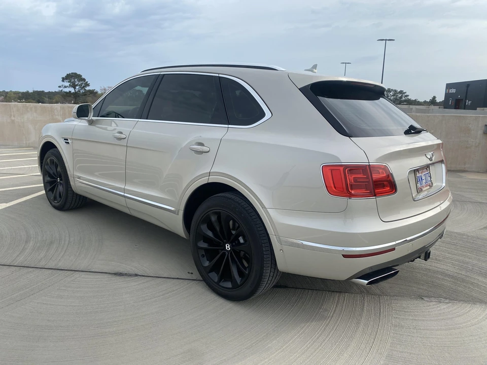 2018 Bentley Bentayga - Image 4 of 31