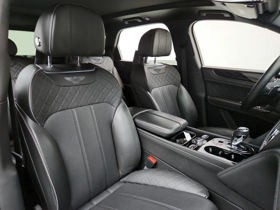 2018 Bentley Bentayga - Image 29 of 31
