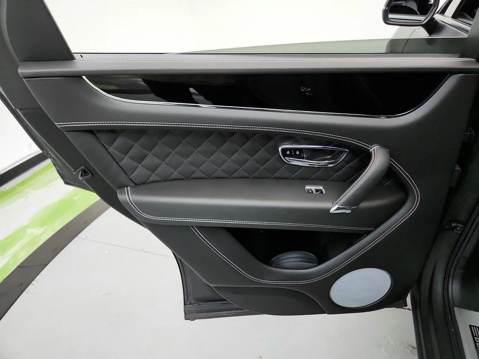 2018 Bentley Bentayga - Image 27 of 31