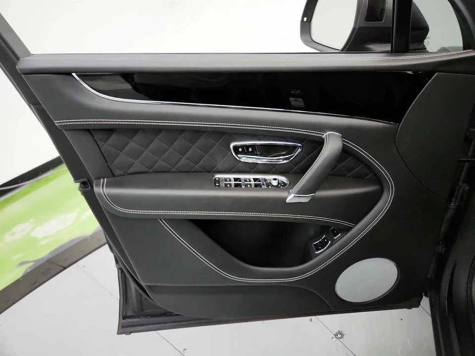 2018 Bentley Bentayga - Image 24 of 31