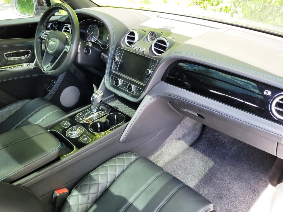 2018 Bentley Bentayga - Image 11 of 22