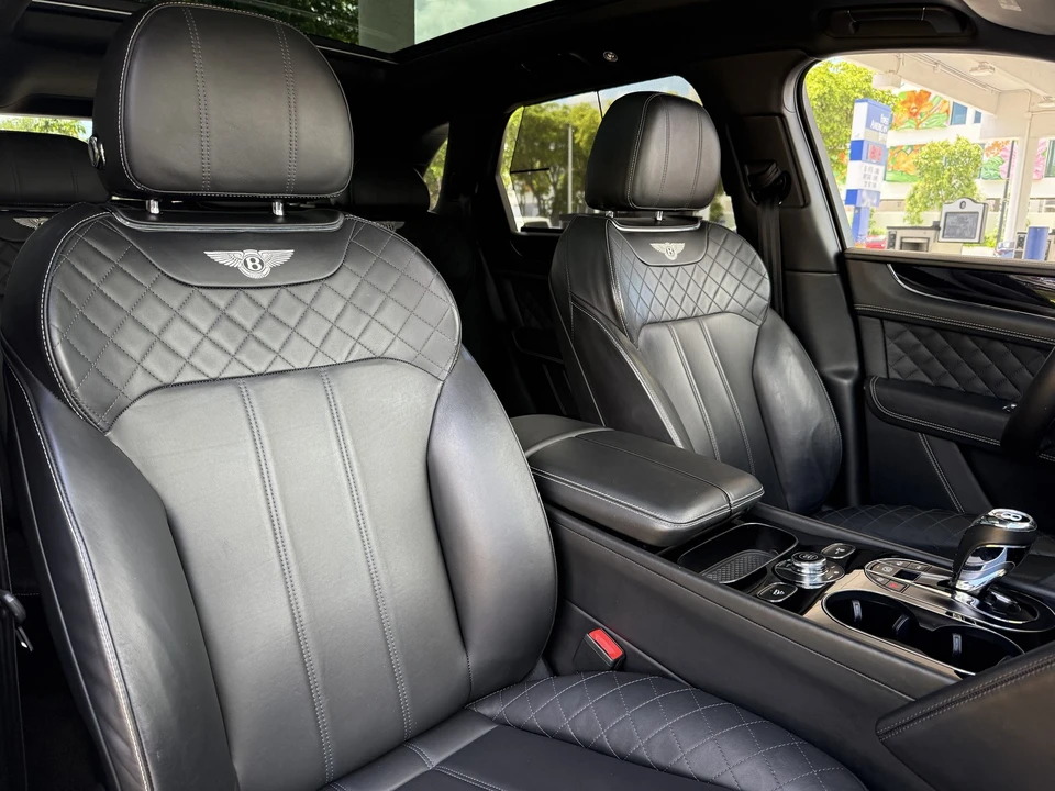 2018 Bentley Bentayga - Image 12 of 25