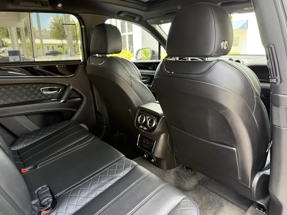 2018 Bentley Bentayga - Image 19 of 25