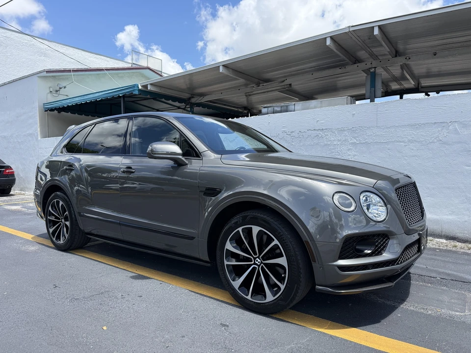 2018 Bentley Bentayga - Image 8 of 25