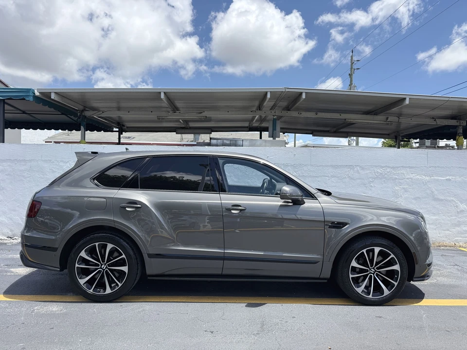2018 Bentley Bentayga - Image 7 of 25