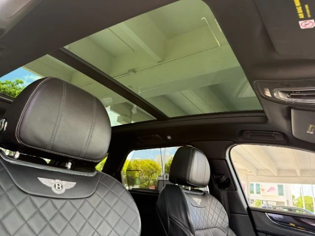 2018 Bentley Bentayga - Image 18 of 24