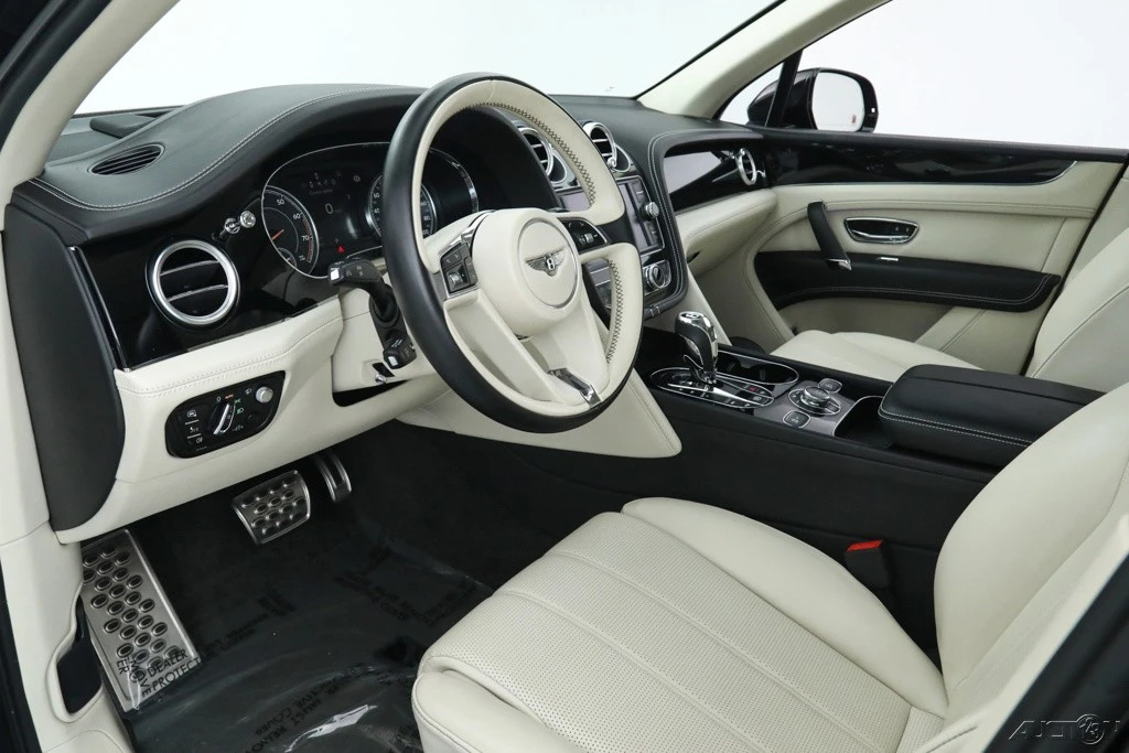 2018 Bentley Bentayga - Image 17 of 21