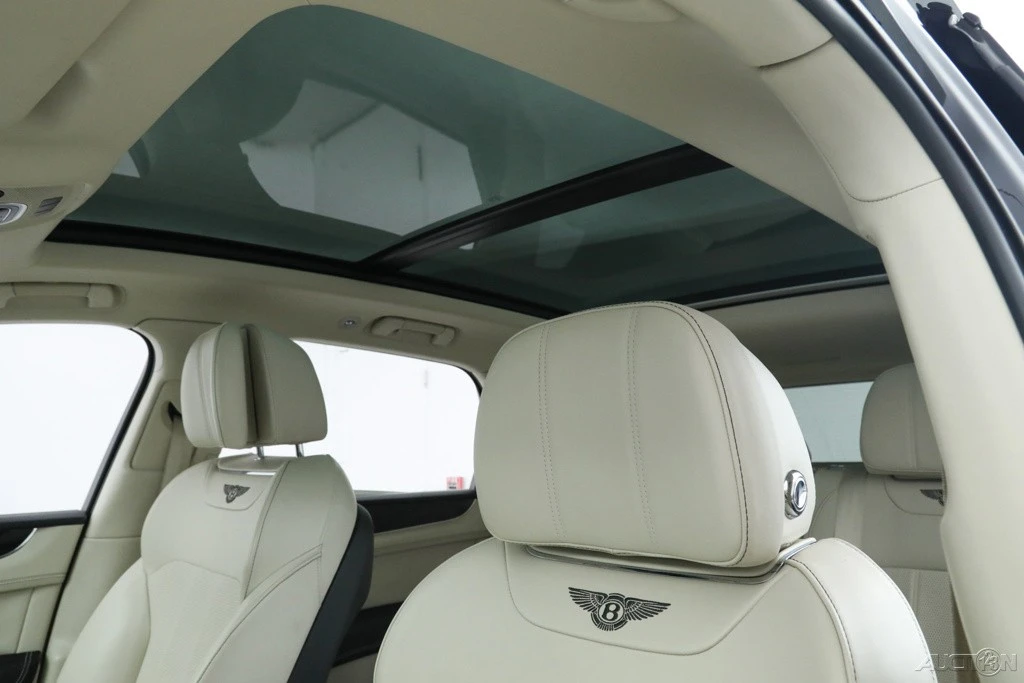 2018 Bentley Bentayga - Image 19 of 21