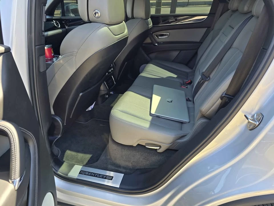 2018 Bentley Bentayga - Image 10 of 20