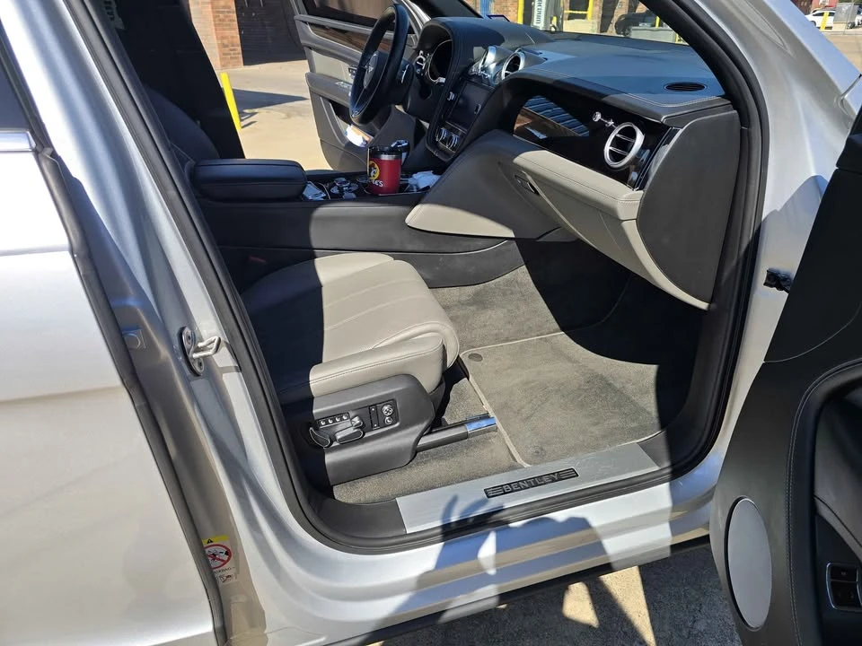 2018 Bentley Bentayga - Image 12 of 20