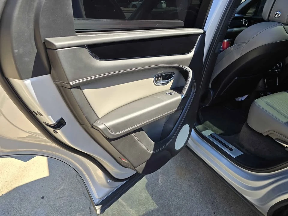 2018 Bentley Bentayga - Image 9 of 20