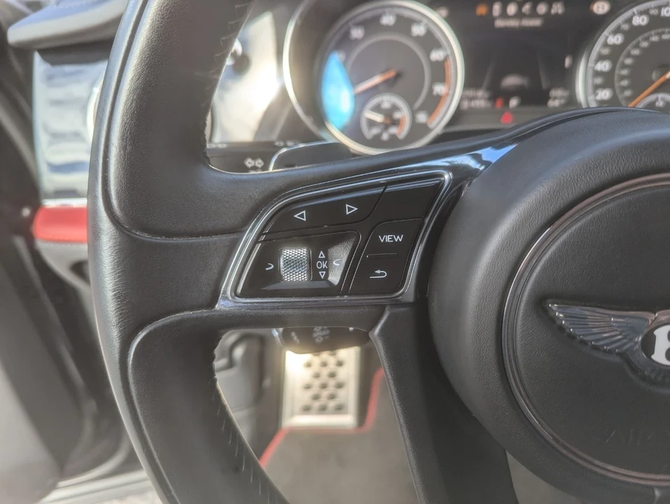2018 Bentley Bentayga - Image 18 of 21