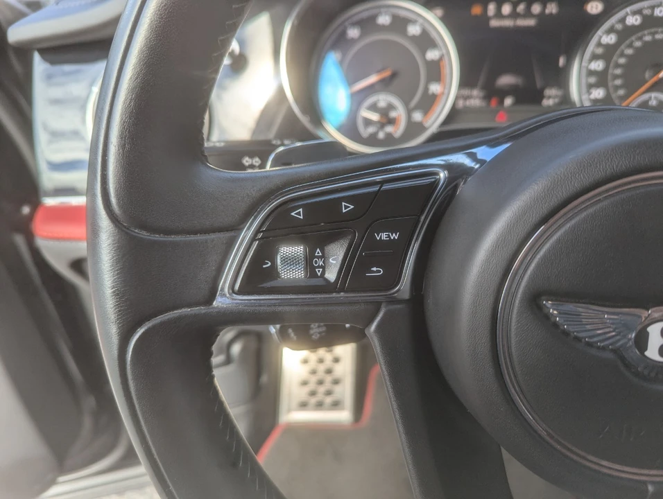 2018 Bentley Bentayga - Image 18 of 21