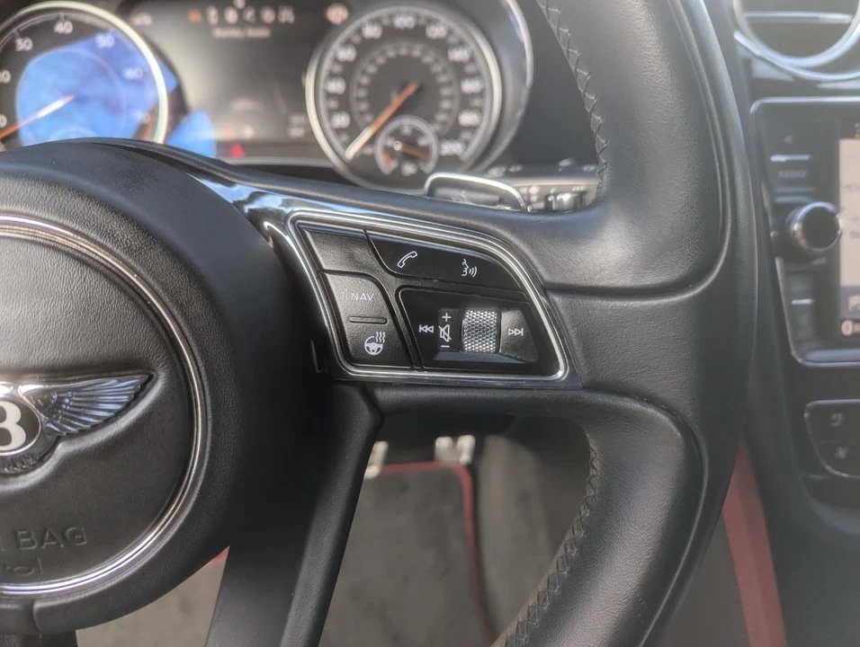 2018 Bentley Bentayga - Image 19 of 21