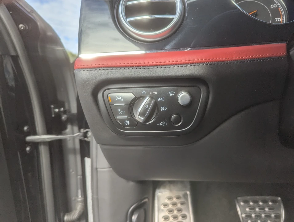 2018 Bentley Bentayga - Image 16 of 21