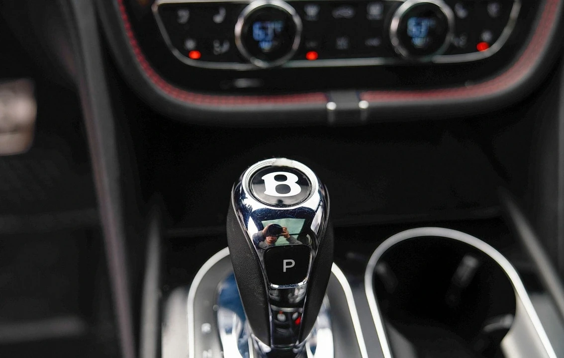 2018 Bentley Bentayga - Image 9 of 20