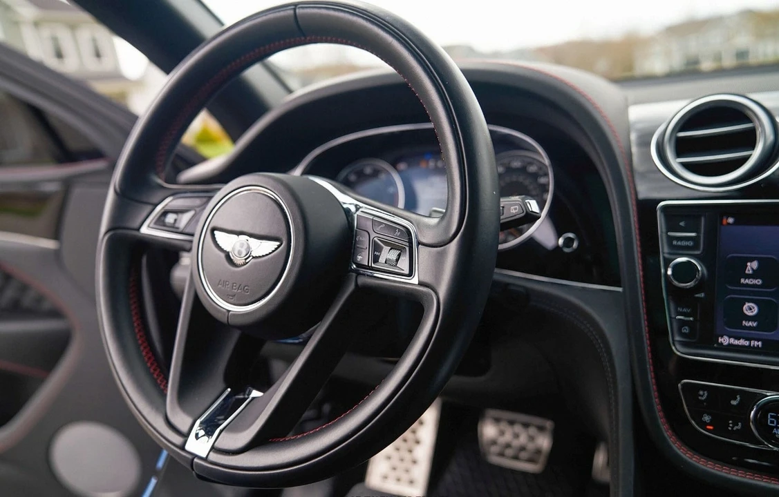 2018 Bentley Bentayga - Image 15 of 20