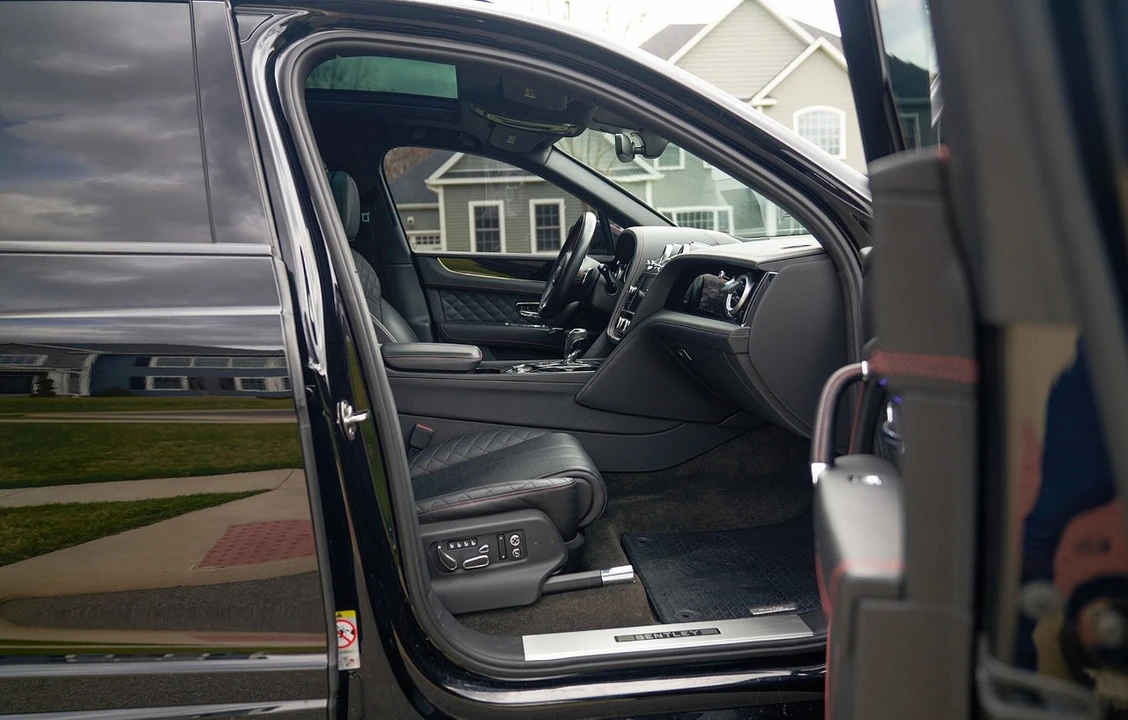 2018 Bentley Bentayga - Image 14 of 20