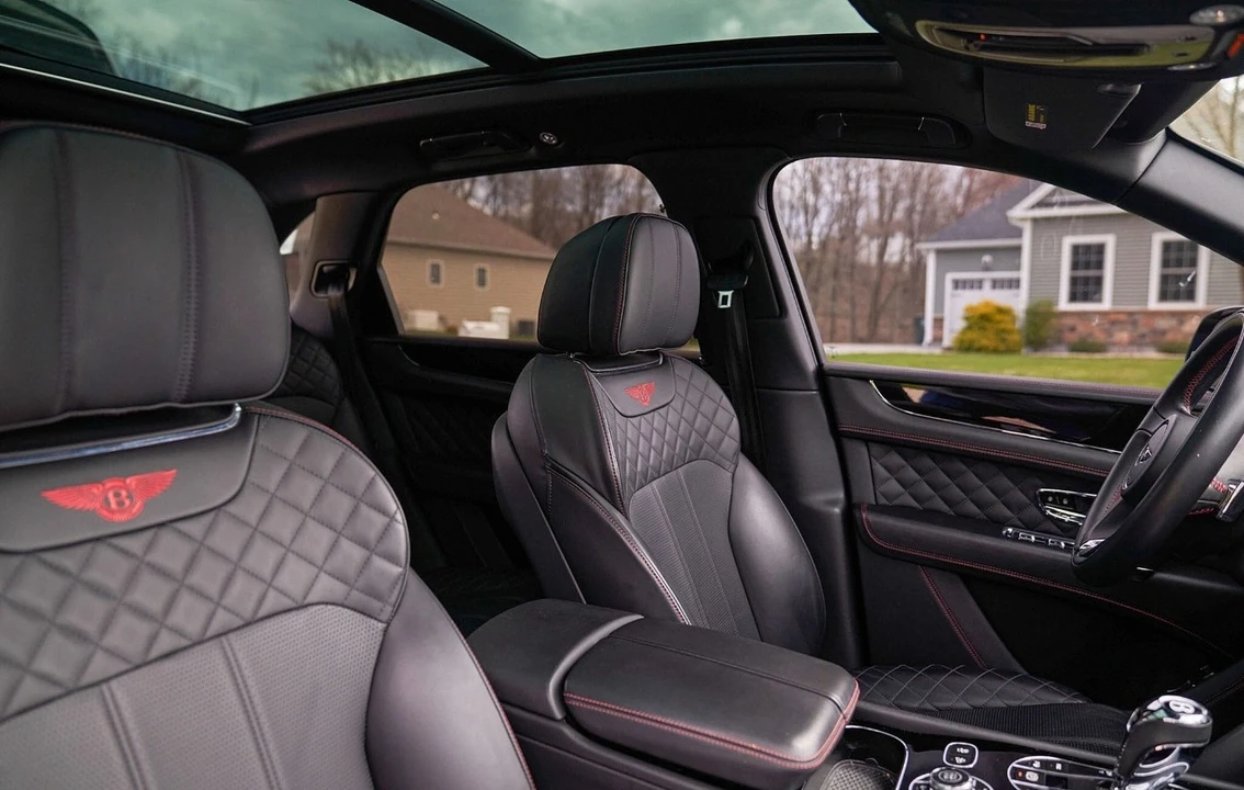 2018 Bentley Bentayga - Image 16 of 20