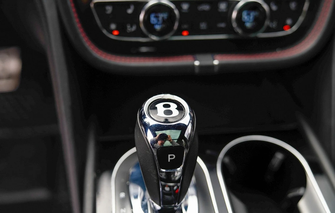 2018 Bentley Bentayga - Image 9 of 20