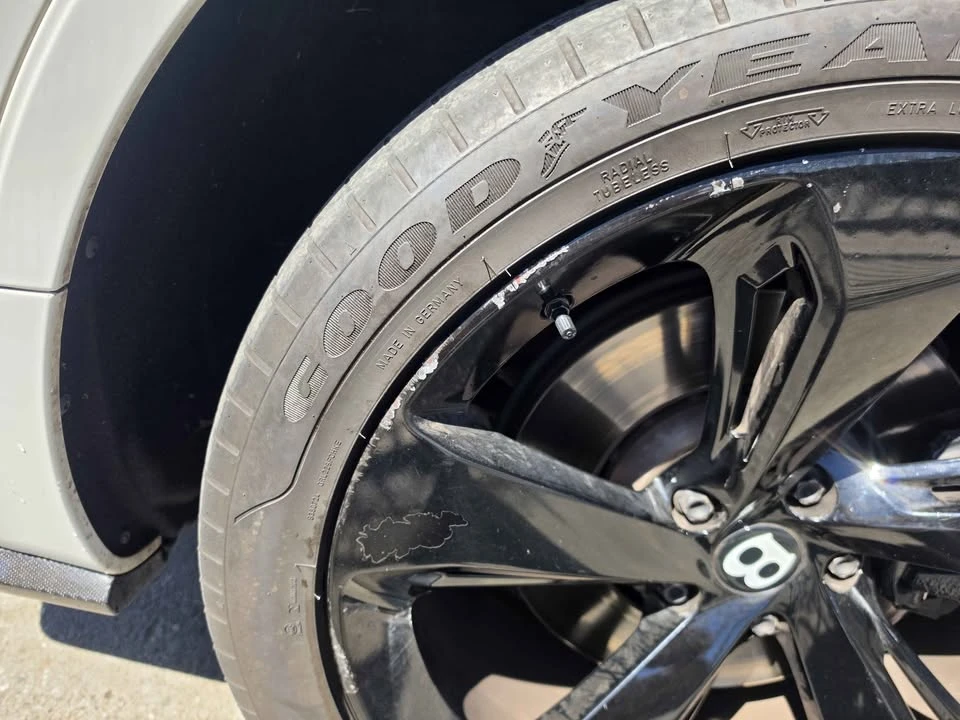2018 Bentley Bentayga - Image 5 of 14