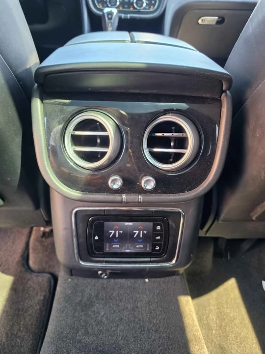 2018 Bentley Bentayga - Image 11 of 14