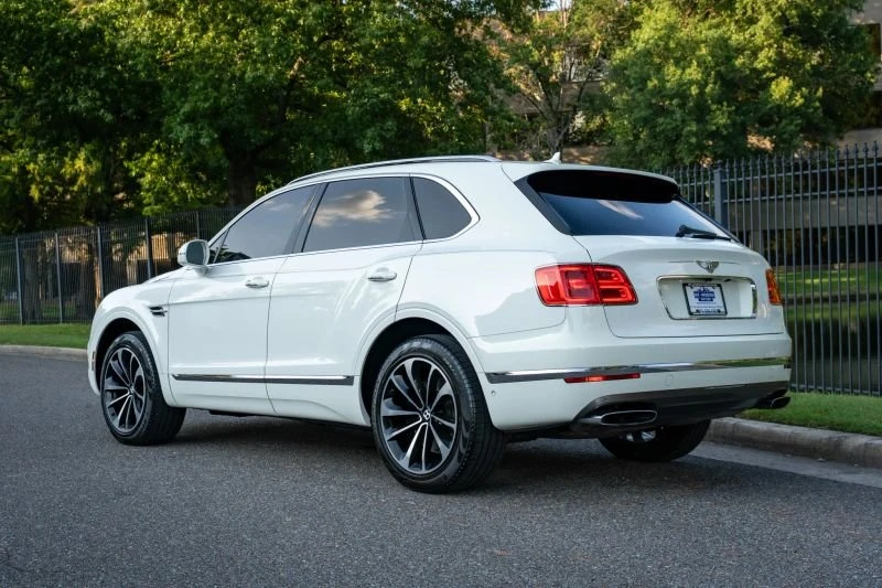 2018 Bentley Bentayga - Image 8 of 20