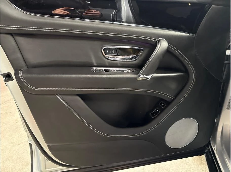 2018 Bentley Bentayga - Image 15 of 20