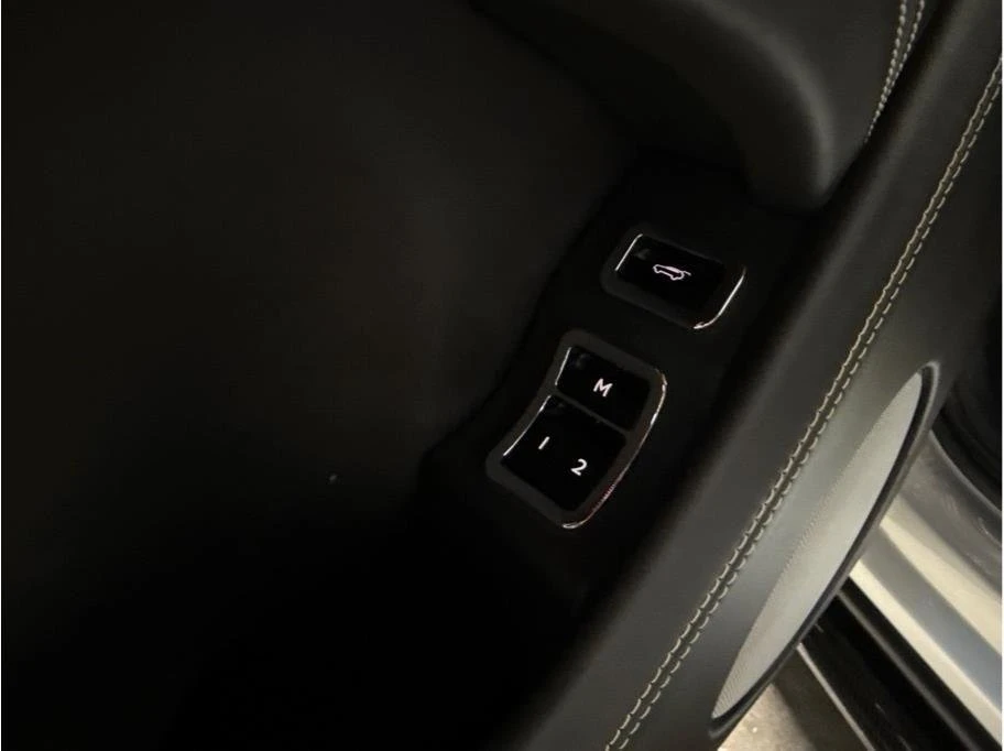 2018 Bentley Bentayga - Image 17 of 20