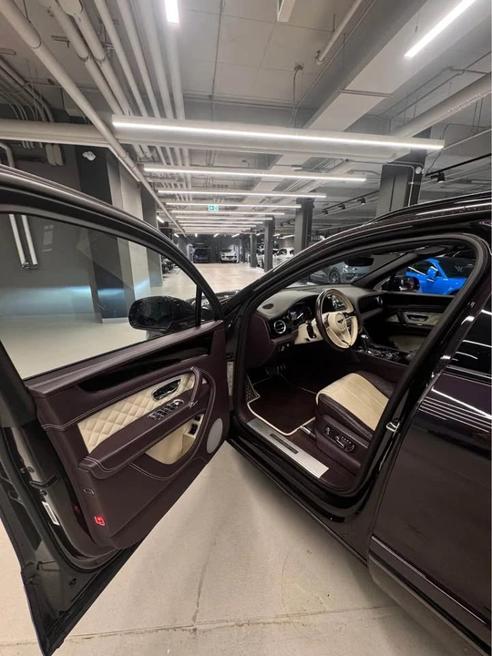 2018 Bentley Bentayga - Image 10 of 20