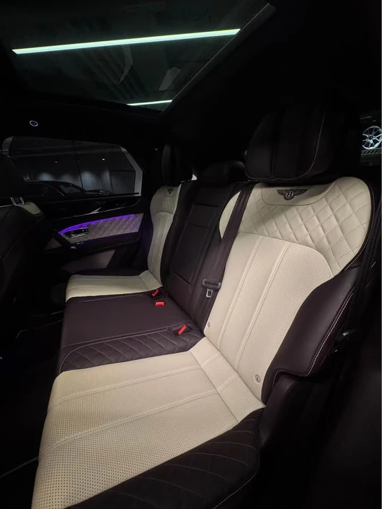 2018 Bentley Bentayga - Image 17 of 20