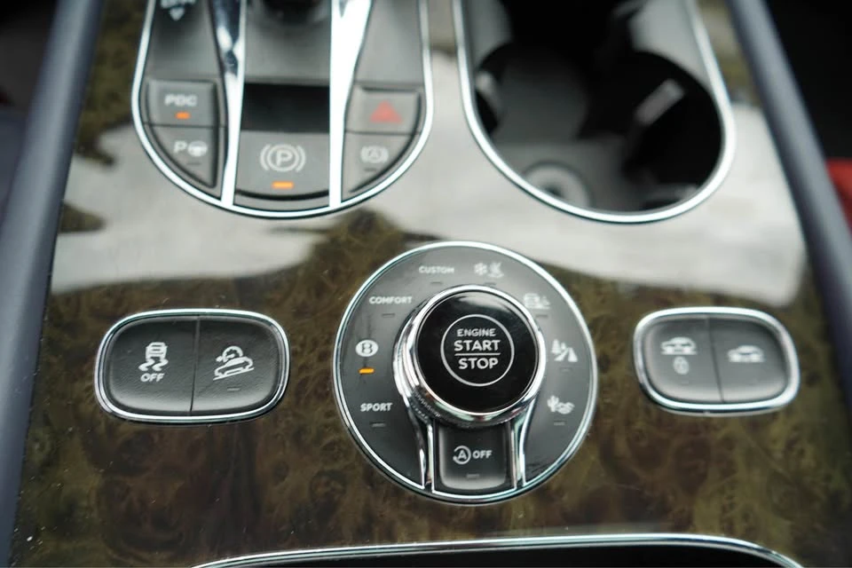 2018 Bentley Bentayga - Image 16 of 20