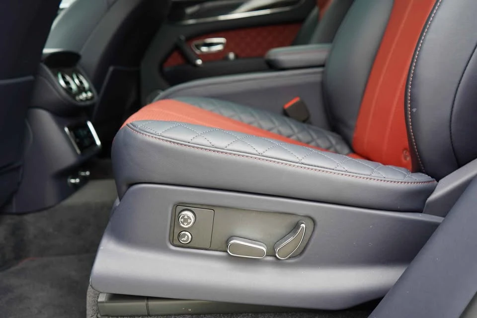 2018 Bentley Bentayga - Image 16 of 17