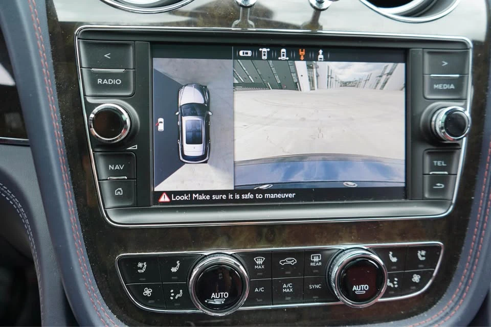 2018 Bentley Bentayga - Image 16 of 20