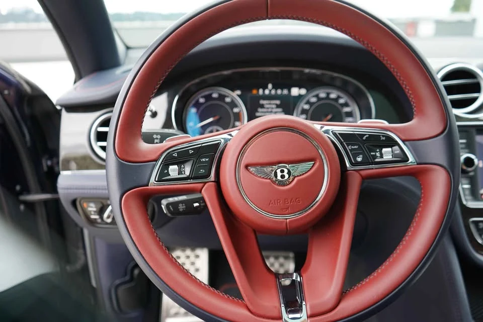 2018 Bentley Bentayga - Image 7 of 17