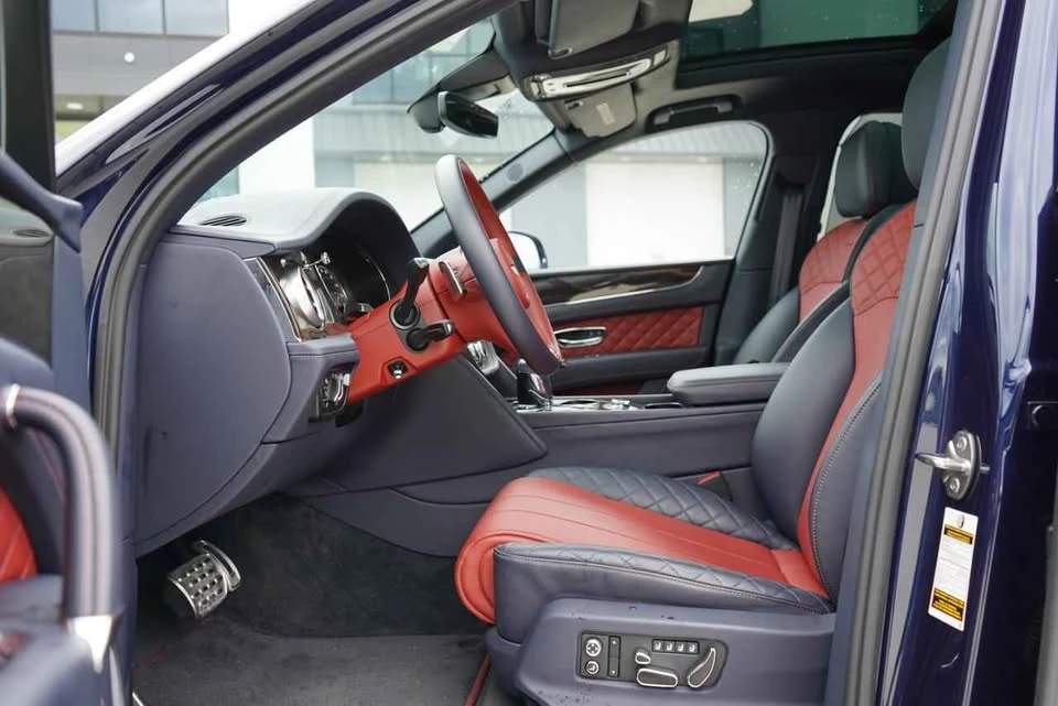 2018 Bentley Bentayga - Image 11 of 17