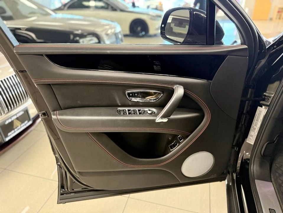 2018 Bentley Bentayga - Image 8 of 20