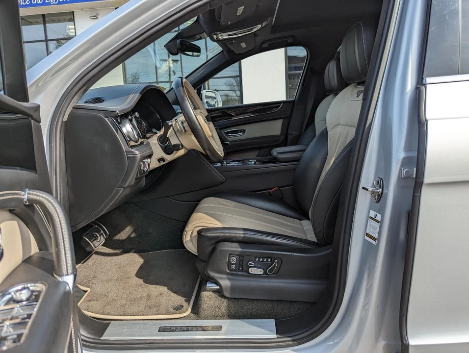 2018 Bentley Bentayga - Image 12 of 31