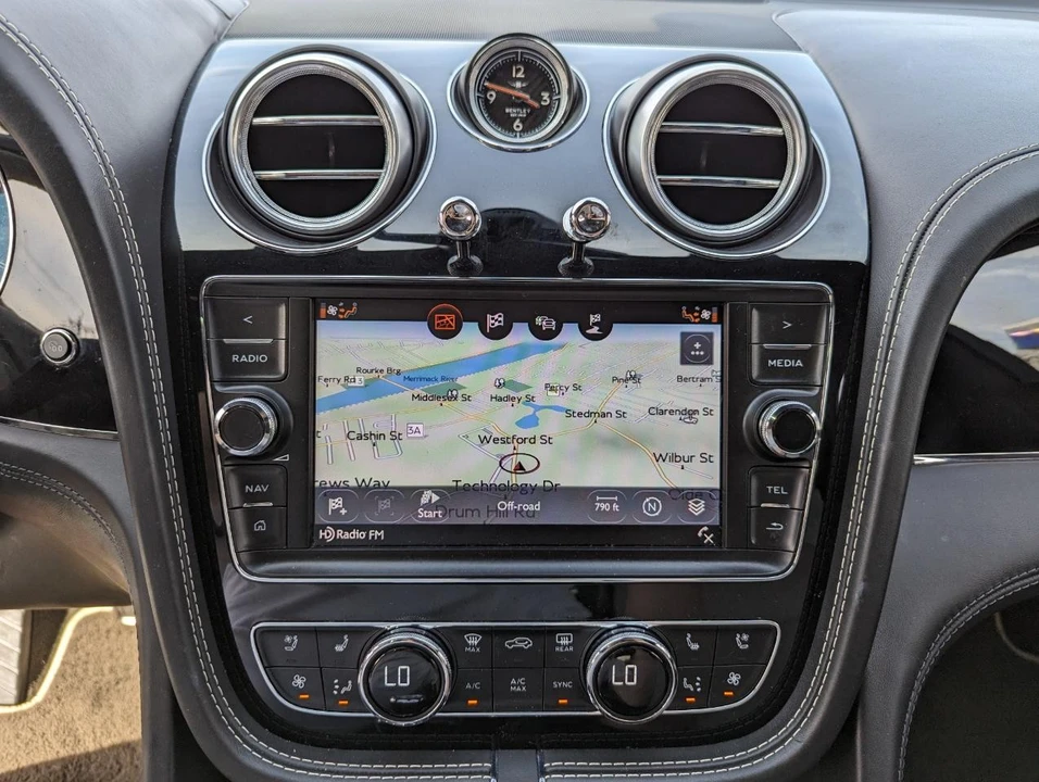 2018 Bentley Bentayga - Image 21 of 31