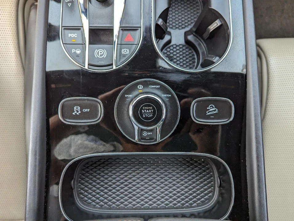 2018 Bentley Bentayga - Image 26 of 31