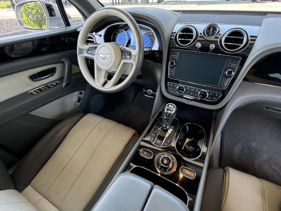 2018 Bentley Bentayga - Image 16 of 31