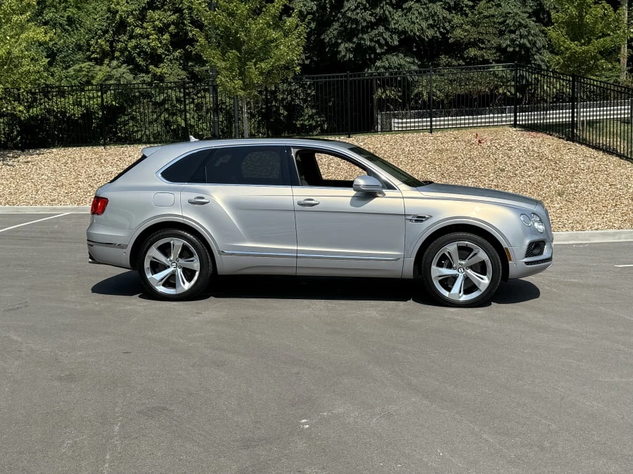 2018 Bentley Bentayga - Image 10 of 31