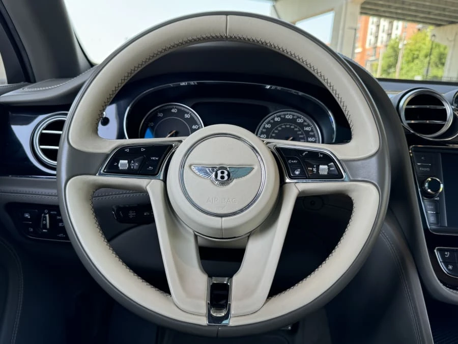 2018 Bentley Bentayga - Image 20 of 31