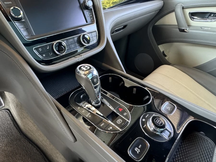 2018 Bentley Bentayga - Image 29 of 31