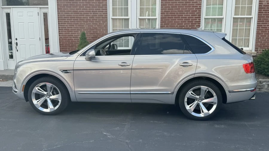 2018 Bentley Bentayga - Image 2 of 9