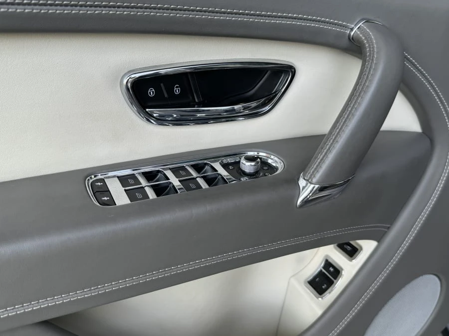 2018 Bentley Bentayga - Image 21 of 31