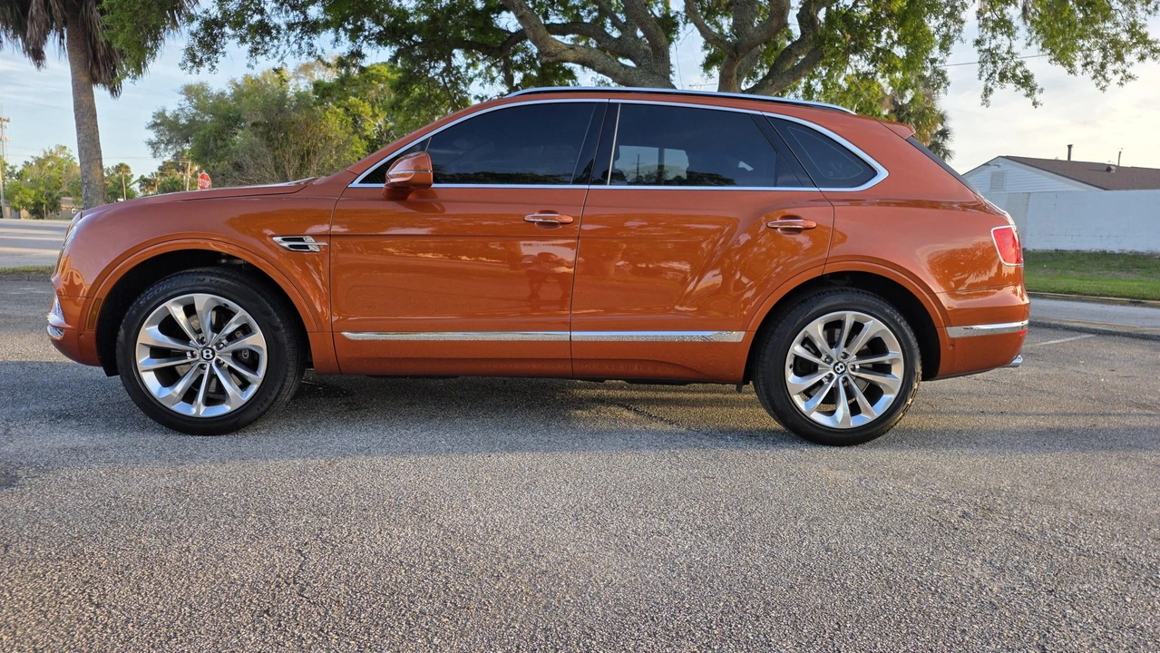 2018 Bentley Bentayga - Image 16 of 31