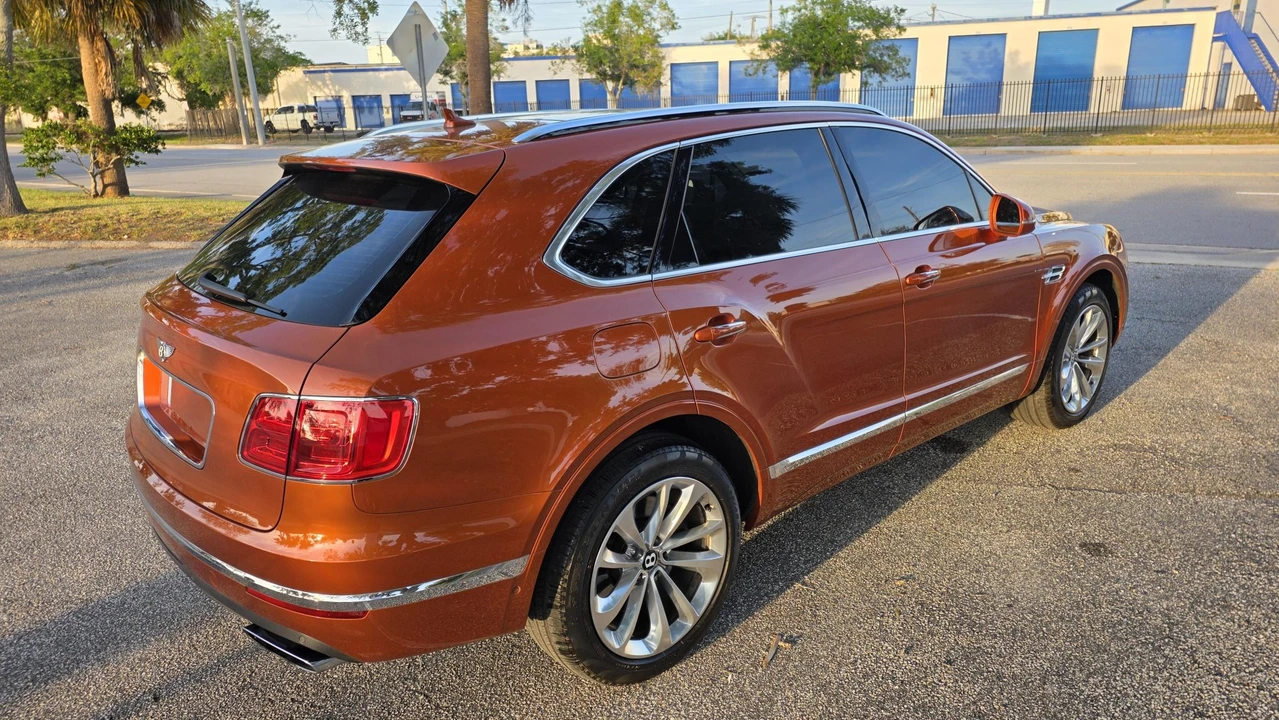 2018 Bentley Bentayga - Image 29 of 31